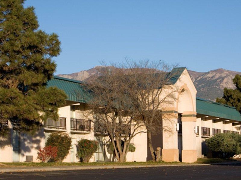 Ramada By Wyndham Albuquerque East Hotel Exterior foto